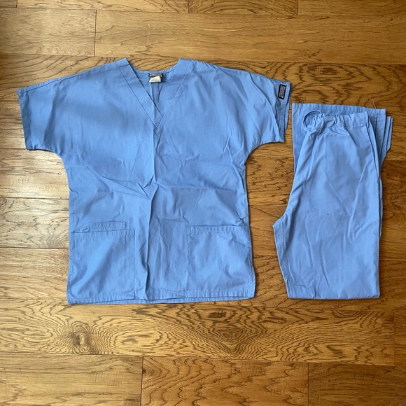 Scrub Set - Picture 1 of 3